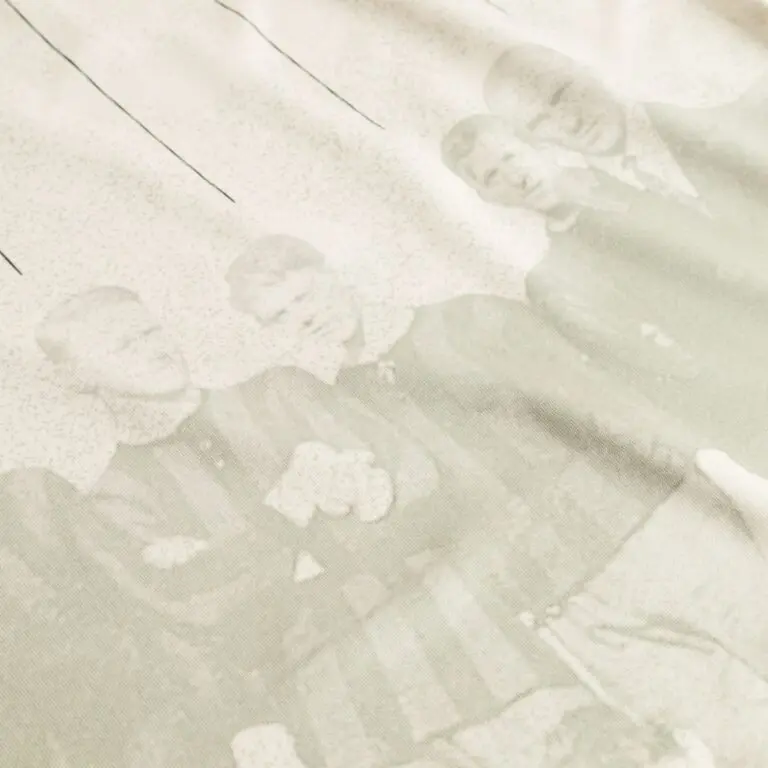Liðsmyndin frá 1921 prentuð á góðgerðartreyju Víkings