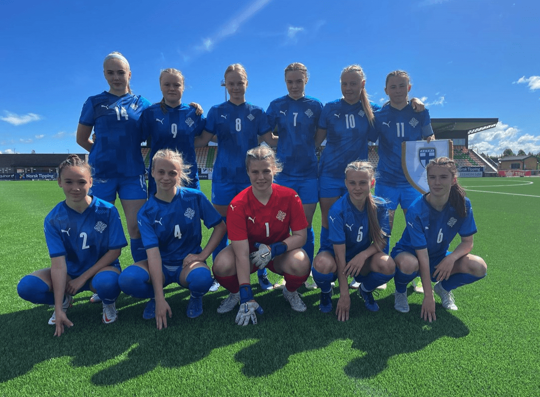 V kings Stelpur Landsli sverkefni Knattspyrnuf lagi V kingur